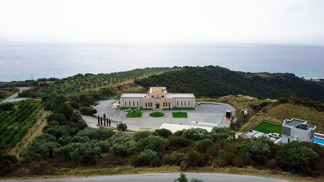 Ampeloeis Winery