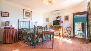 Elegant Rooms at Fattorie Giannozzi