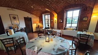 Visita della cantina e degustazione di vini durante la cena con menù degustazione