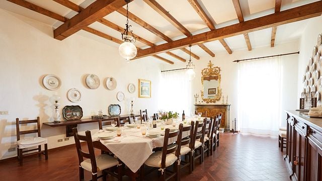 Degustazione e tour di vini premium alla Fattoria Sorbaiano