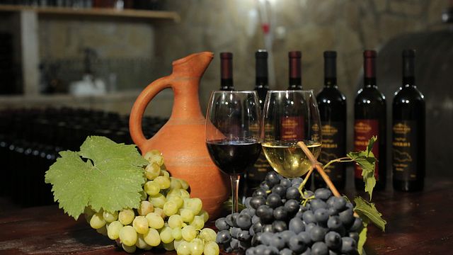 Kartli Wine Journey: Taste Georgian Tradition at Kolkhis Ezo
