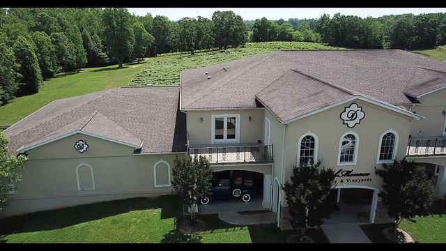 DelMonaco Winery & Vineyards