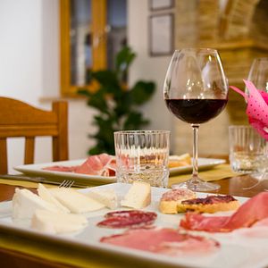 Visita y cata de vinos con productos locales en D'Erasmo Vini con alojamiento
