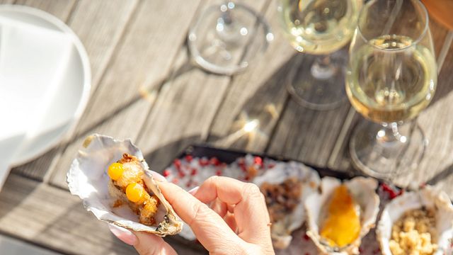 Abbinamento gourmet di ostriche e vini alla Cavalli Estate