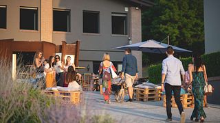 Spaziergang durch die Weinberge und geführte Weinprobe bei Oinoe La Città del Vino