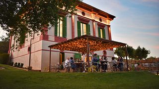 Visite gastronomique d'un domaine viticole : dégustation de vins et menu de 8 plats