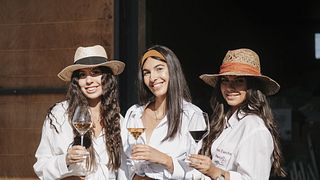 Dégustation de vin en pleine nature