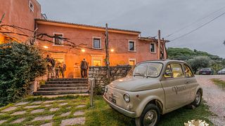 Weintour und Verkostung mit lokalen Snacks in der Cantina Meroni