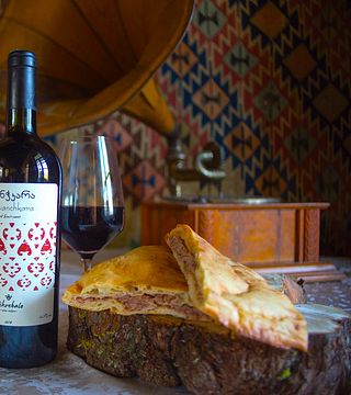 Beliebte Weinprobe und Tour im Weinkeller Tchrebalo