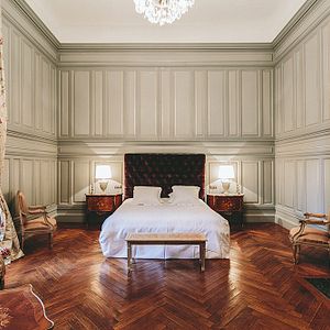 Übernachten Sie luxuriös mit herrlichem Blick auf die Weinberge im Château de Paraza