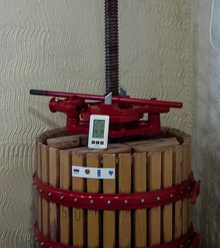 Weinprobe und Abendessen im Mnatsakanyan's Gastro Yard