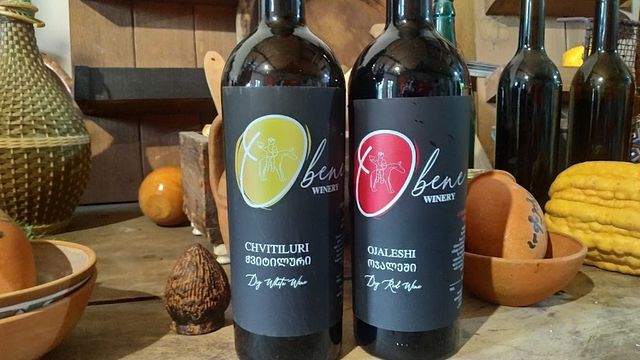 Dégustation de vins à la cave Obene