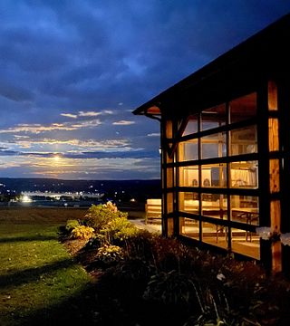 Vinprovning och rundtur på Point Of The Bluff Vineyards
