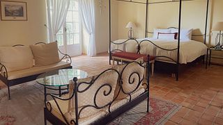 Weinprobe und eine Übernachtung in einer Suite im Château les Crostes