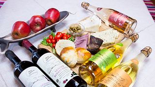 Esplora i segreti della vinificazione in Estonia | Azienda vinicola Uue-Saaluse