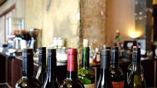 Degustazione di vini e tour presso le cantine e l'enoturismo El Peco