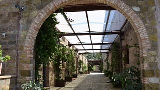 Gourmetmiddag och vinprovning på Abbazia Santa Anastasia