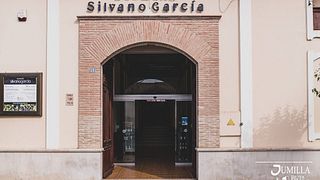 Scopri il passato: degustazione esclusiva di vini in una cantina storica