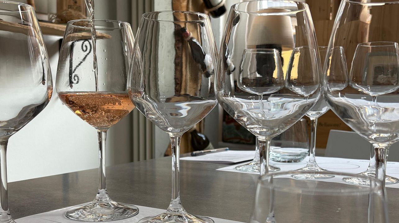 Provsmakning av fem lokala viner