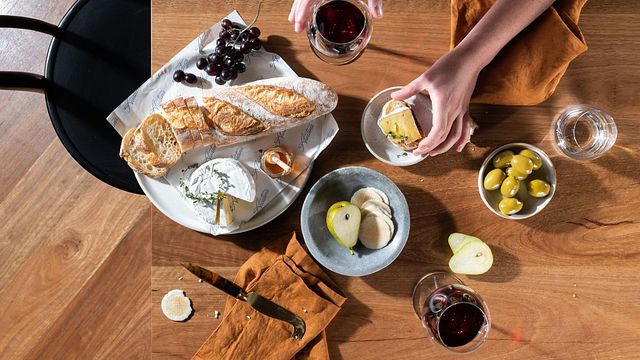 Cata de vinos y tabla de quesos en Austin's Wines