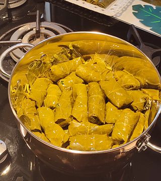 Aula de culinária e degustação de vinhos em uma vinícola perto de Tessalônica.
