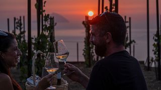 Picknick bei Sonnenuntergang auf dem Castellaro Estate