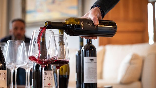 Experimente los vinos en Domaine Sainte Marie