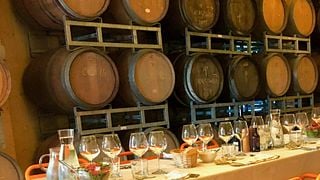 Tour e degustazione deluxe di 3 vini presso il ristorante.