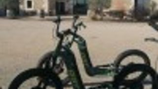 Passeios de scooter no vinhedo