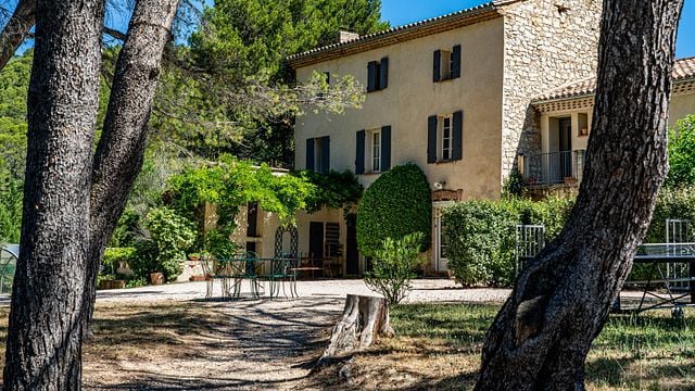 Domaine de Cassan: A Wine Lover's Retreat