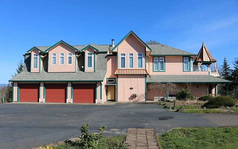 Relaxing Vacation Home at Wetzel Estate