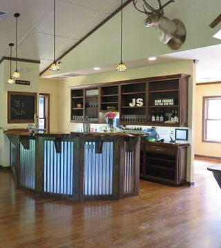 Weinprobe und Tour bei Roaring River Vineyards