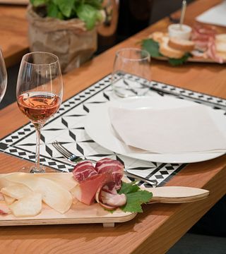 Visita e degustação com almoço/jantar leve na Masseria Amastuola