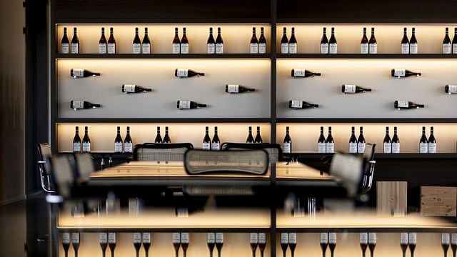 LOKAL: Weinprobe (DOCG/Auswahl aus spontaner Gärung) mit lokaler Schinken- und Käseplatte | Feudo Antico