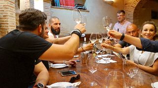 Weinprobe mit lokalen Vorspeisen und Führung im Weingut Degrassi