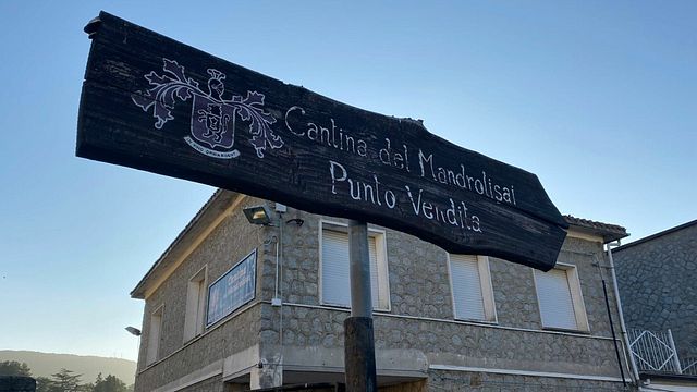 Die Weine aus dem Zentrum der Welt: Omphalos in der Cantina del Mandrolisai