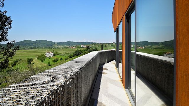 Dégustation de vins classiques au domaine viticole Edi Simčič