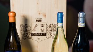 5 Etiketten bei Demarie Winery