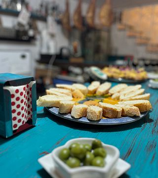 Circuit vins et tapas dans les tavernes centenaires de Cordoue