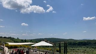 Enjoy a Tuscan Sunset Wine Tasting with Local Delicacies