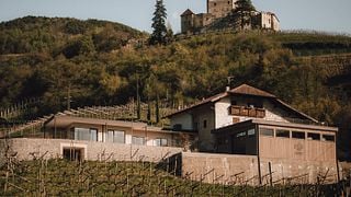 Führung und Weinprobe im Pitzner Winery & Suites