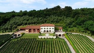 Cata de vinos y visita a la Cantina Lovera