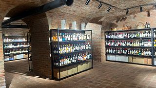 Cata de vinos con tabla de quesos y delicias georgianas