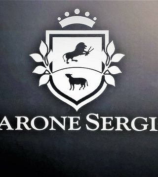 Cata y visita de vinos populares durante la temporada de cosecha en Barone Sergio