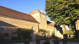 Wine tasting and tour at Domaine Du Château De Messey