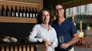 Cata de vinos con embutidos locales en Domaine Céline y Frédéric Gueguen
