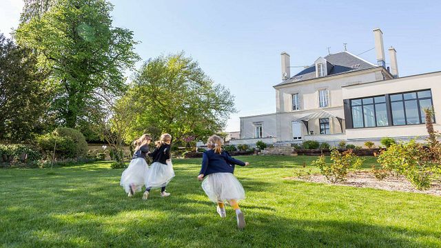 Champagne Louis Brochet: Vineyard Tour & Tasting
