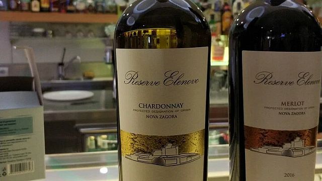 Experiência privada de degustação de queijos e vinhos em Sófia