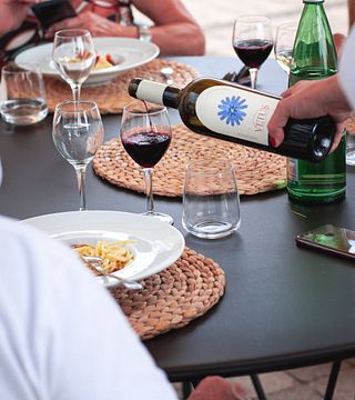 Weintour mit Verkostung und Mittagessen