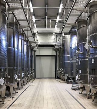 Degustação de vinhos premium no Le Carline